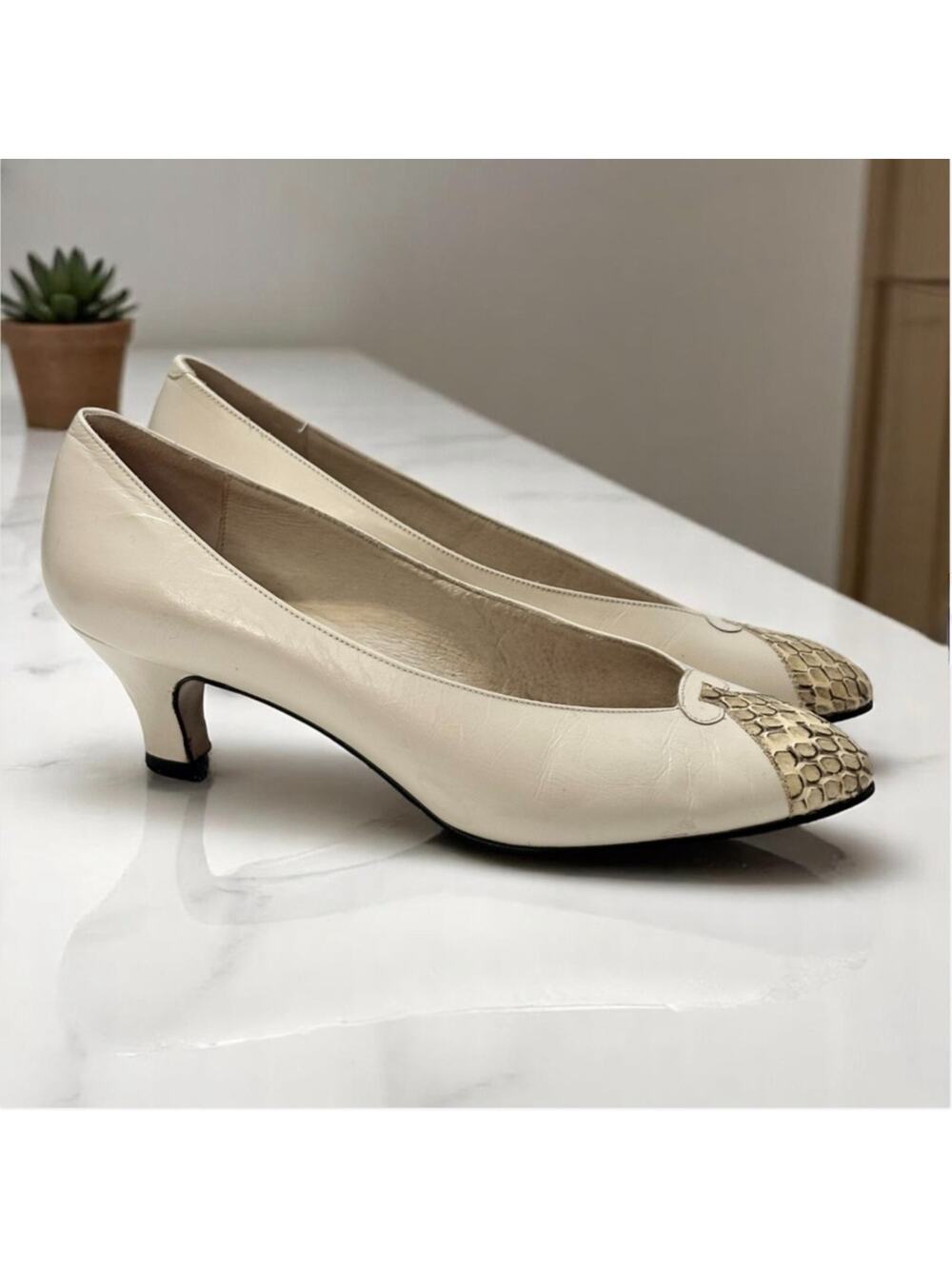 Vintage 80s Amalfi Cream Leather Pumps Snakeskin Cap Toe Italy Kitten Heel 5.5B
